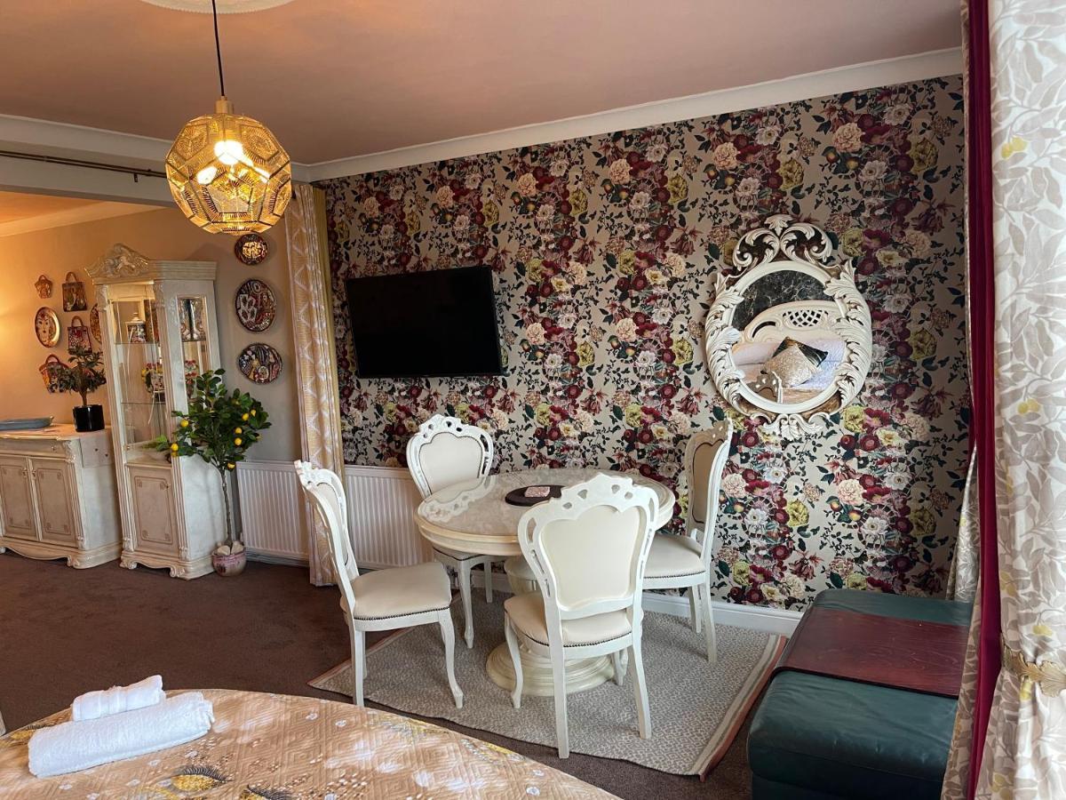 "The Italian" Seafront Apartment Истборн Екстериор снимка